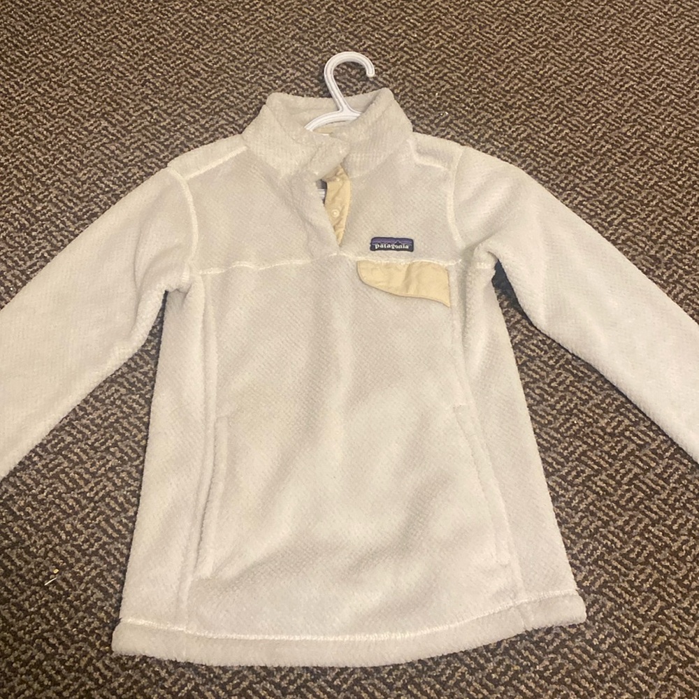 White Patagonia sweater xxs size